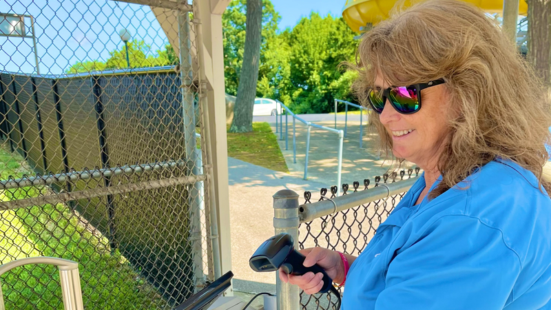 Guest Experience worker